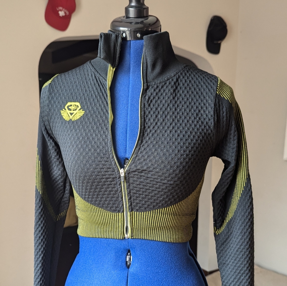 Engineered Life Cropped Black Shape Enhancing Athletic Jacket